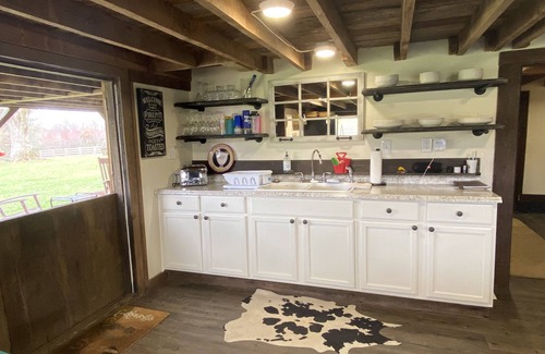 Arlington House | Cozy updated barn on 50+ acres!