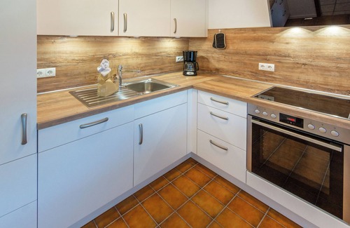Neßmeraltendeich Apartment | Cozy upper apartment Schlafdeich with sitting area in the open air