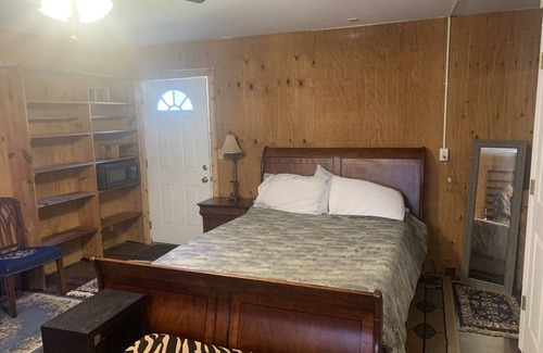 Tallahassee Apartment | Cozy Upstairs Studio
