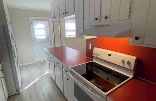 Lexington House | Cozy Uptown Lexington