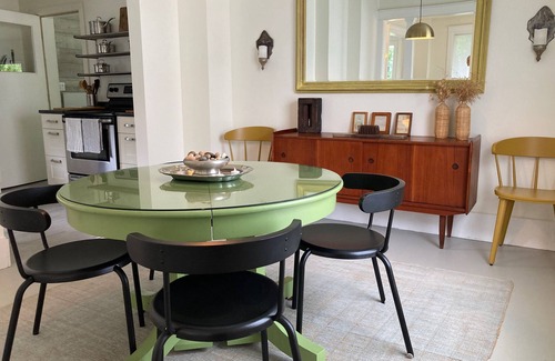 Prince Edward House | Cozy urban cottage in the heart of Picton