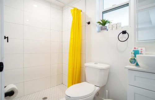 Downtown Los Angeles House | Cozy Urban Retreat near Downtown LA & USC - Private room with shared Living room and kitchen