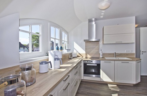 Gross Zicker Apartment | Cozy vacation apartment with sea view, balcony - Ferienhaus Zaunkönig OG