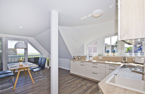 Gross Zicker Apartment | Cozy vacation apartment with sea view, balcony - Ferienhaus Zaunkönig OG