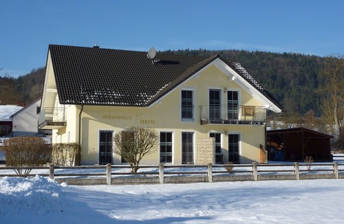 Riedenburg Apartment | Cozy vacation home (65 sqm) with balcony in a sunny valley location
