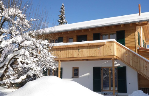 Kiefersfelden Apartment | Cozy vacation apartment in modern alpine style with large balcony and mountain view
