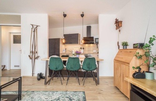 Schoenwald Apartment | Cozy Vacation Apartment 117 with Garden View, Wi-Fi and Balcony
