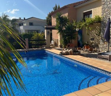 L'Alfas del Pi Villa | Cozy vacation home