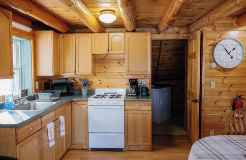 Lyndonville Cabin | Cozy Vermont Cabin