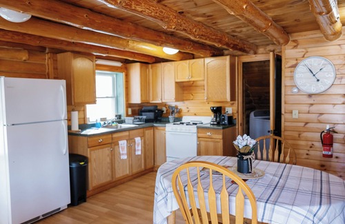 Lyndonville Cabin | Cozy Vermont Cabin