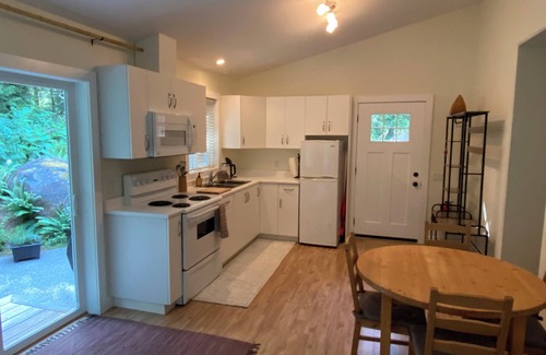 Sooke House | Cozy, very clean, forest setting. New King bed, tranquil space, close to town.