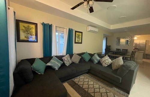 Lucea House | Cozy Villa btwn Montego Bay & Negril near beaches, dining, golf and attractions.