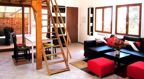 Gex Apartment | Cozy Villa close to CERN, Geneva Airport, UN