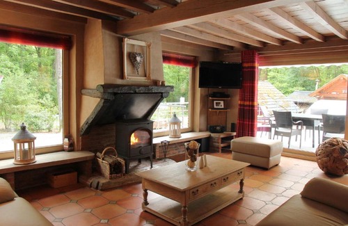 Marche-en-Famenne Villa | Cozy Villa in Marche en Famenne with Private Pool