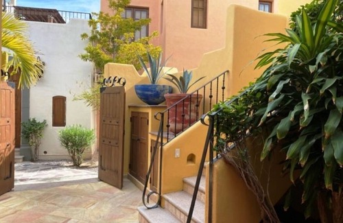 Nopolo House | Cozy Villa near beach & pools