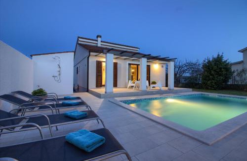 Liznjan Villa | Cozy villa Nina with private pool near Pula, 2km from the beach