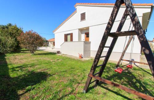 Liznjan Villa | Cozy villa Nina with private pool near Pula, 2km from the beach