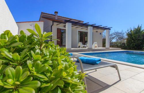 Liznjan Villa | Cozy villa Nina with private pool near Pula, 2km from the beach