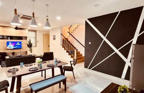 Batu Ferringhi House | Cozy Villa - Private Pool, 5BR, KTV, BBQ, PS5 just 3 Mins to Batu Ferringhi Beach!