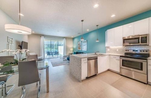 Four Corners House | Cozy Villa, Private Pool, Prime Spot