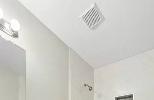 Silver Lake House | COZY VILLA: @ the most convenient location