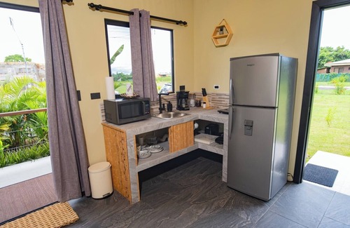La Fortuna Villa | Cozy villa with Jacuzzi, AC, 5 min from La Fortuna's main park. Villa Bogota