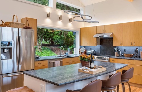 West Ridge House | Cozy Vino Valley Vista Home with views & parking BY Betterstay