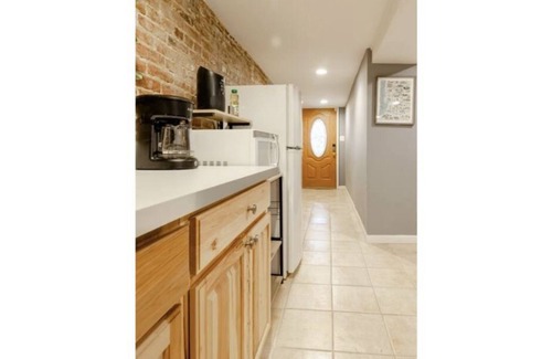 Bloomingdale House | Cozy walkable 2Br DC apartment near Gallaudet and Childrens Hospital