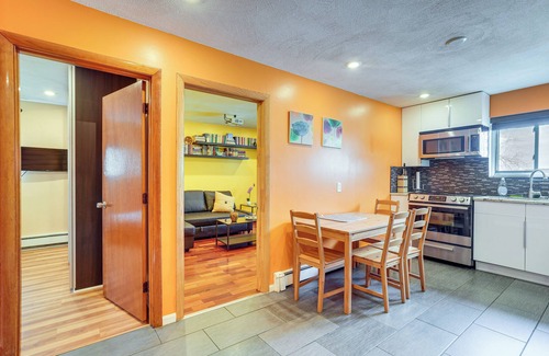 South Side Condo | Cozy Waltham Condo ~ 11 Mi to Downtown Boston!