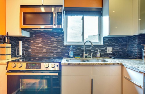 South Side Condo | Cozy Waltham Condo ~ 11 Mi to Downtown Boston!