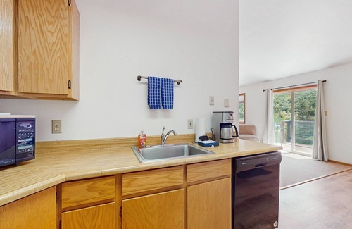 Carbondale Cabin | Cozy, waterfront, mountainview cabin w/prime location & shared hot springs