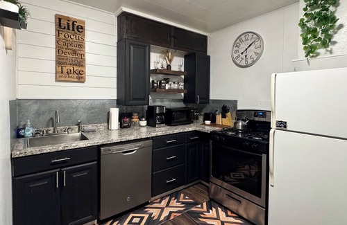 Lyman Cottage | Cozy Western Boho Retreat~1BR/1BA~ Tiny Cottage