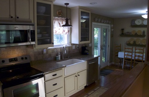 Defiance House | Cozy Wine Country Home [ Lodging only . this is not an event venue ]