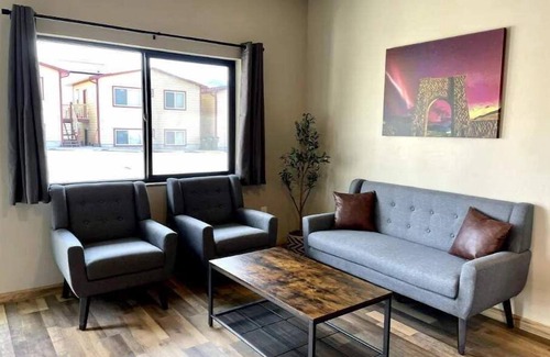Gardiner Apartment | Cozy Wolf Lodge — Unit 3