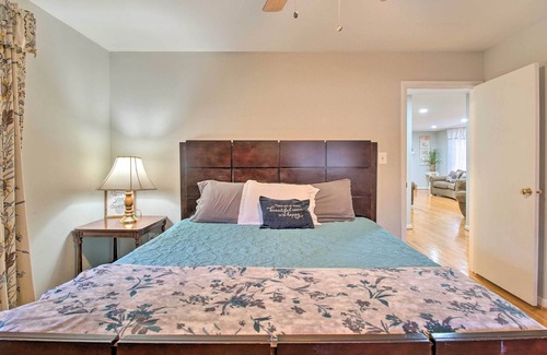 Woodbridge House | Cozy Woodbridge Home w/ Fire Pit & Deck