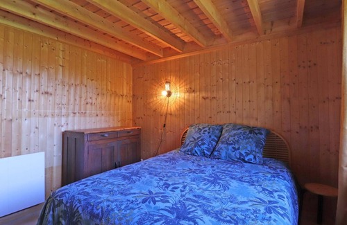 Chaumont Cottage | Cozy Wooden Chalet with Fireplace, Terrace, Near Forest – Ideal for Couples
