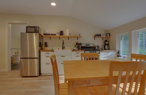 White Salmon Cabin | Cozy woodland cabin in a peaceful location with forested views