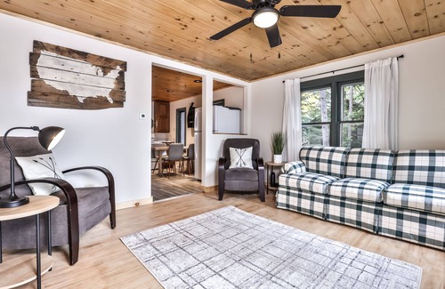 Arbor Vitae Cabin | Cozy Year Round Lakefront Cabin- Family & Dog friendly- Private Dock