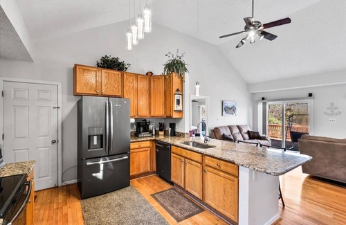 Bumpass House | Cozy yet spacious waterfront home on Lake Anna's private side