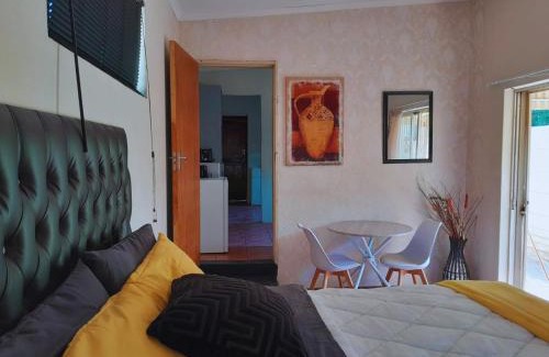 Lyttelton Manor Apartment | Cozy