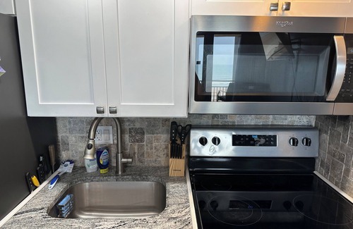 Bridgeport Heights Condo | Cozy1-bedroom condo on Daytona Beach! Ocean views with 2 pools & balcony.