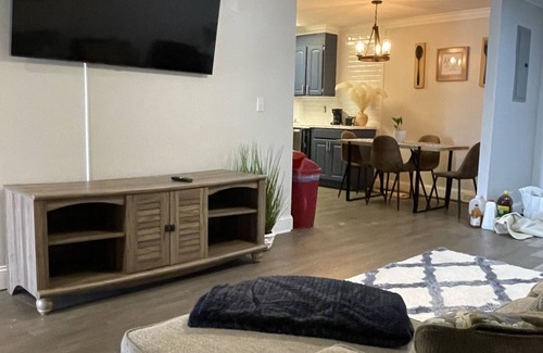 Lexington Condo | Cozy1King1Queen1.5bth2min Frm UpTown