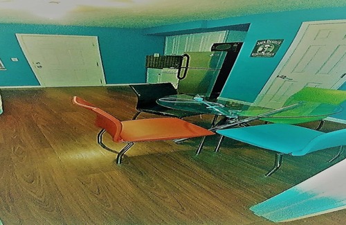 Northeast Miami Apartment | Cozy2 Short/Long Term Vacation Apartment