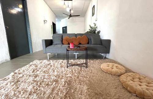 Central Seberang Perai House | Cozy33#4pax#Wifi#NearAeonAlma#20minstobatukawan