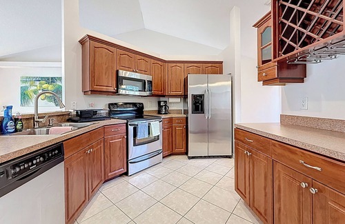 Largo House | Cozyhome in Largo, minutes to all beaches
