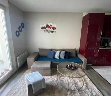 Tours Apartment | CozyHome with balcony in Tours