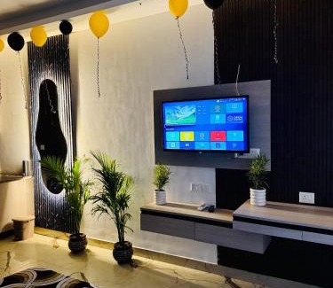 Greater Noida Apartment | Cozyness
