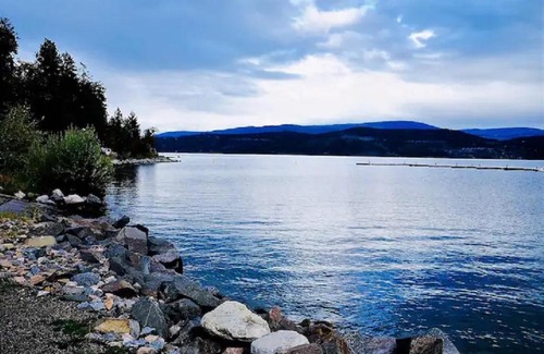 Central Okanagan House | Cozystay Signature Lake Okanagan Resort