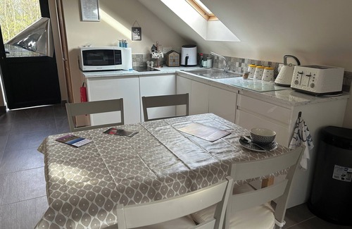Gortaclare Apartment | CozyStudioOmaghContinentalBreakfastincluded