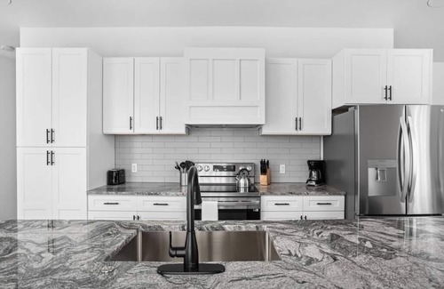 Holy Cross House | CozySuites 3BR Arsenal Heights Indy